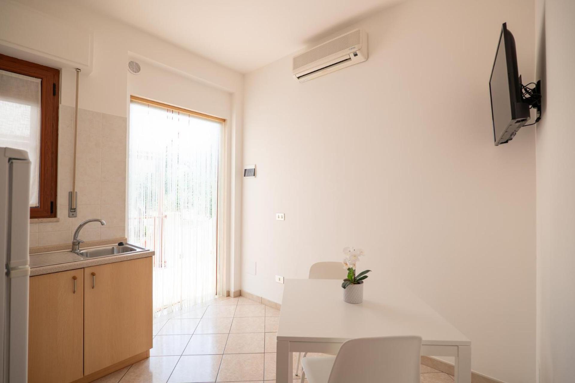 Residence Lido Dei Pini มัตตีนาตา ภายนอก รูปภาพ